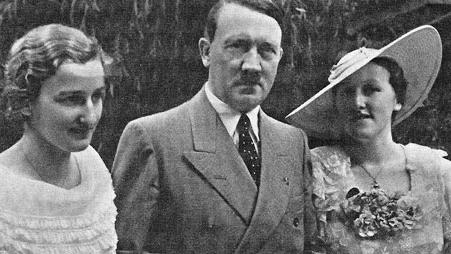 Richard-Wagner-s-daughter-in-law-Winifred-right-with-Hitler-and-an-unnamed-friend-The-Nazi-leader-was-a-regular-guest-at-the-Wagner-family-home.jpg